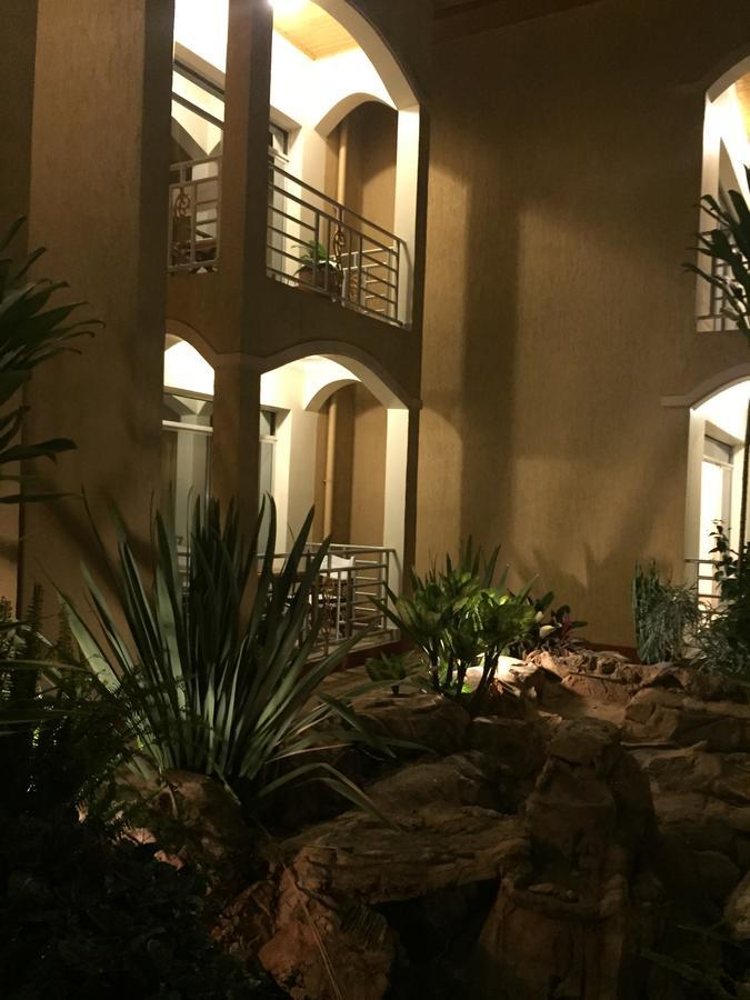 Heaven Restaurant & Boutique Hotel Kigali Eksteriør bilde